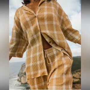 BILLABONG// Beach Side Oversized Short Sleeve Shirt